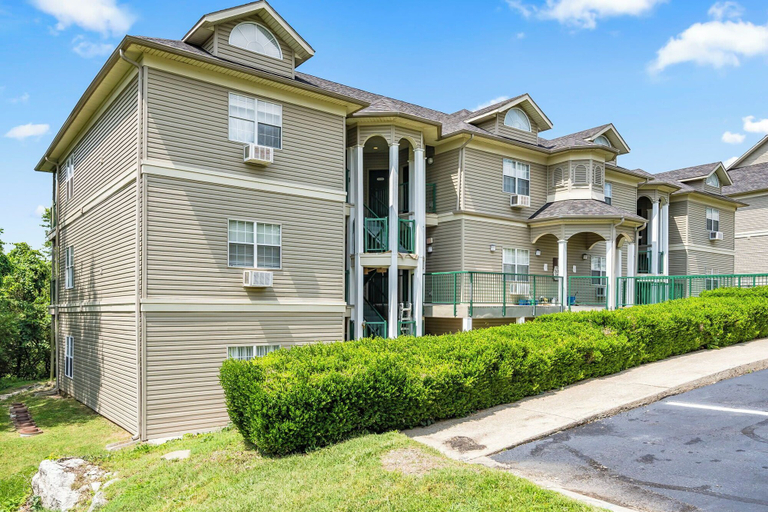 Exterior & Views 2, Tranquility Hills - Holiday Hills Branson - Golf Resort - Outdoor Pools, Taney