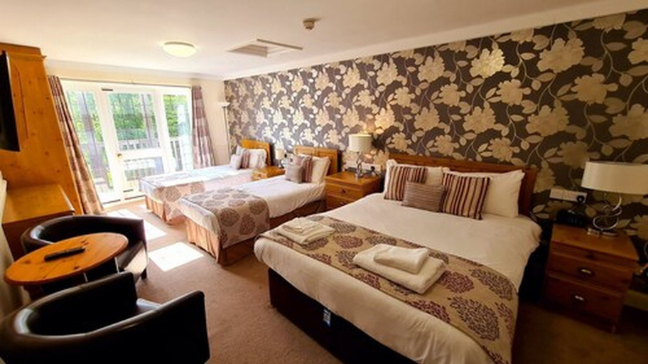 Bedroom 3, Farnham House Hotel, Surrey