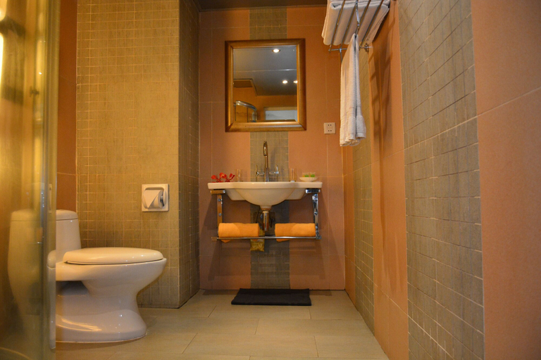 Bathroom 5, La Margarita