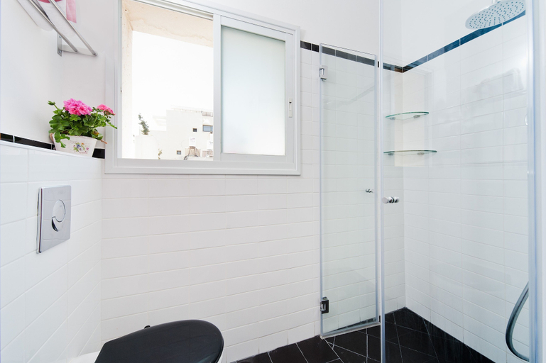 Bathroom 4, Sea N'Rent - 118 Ben Yehuda Tel Aviv