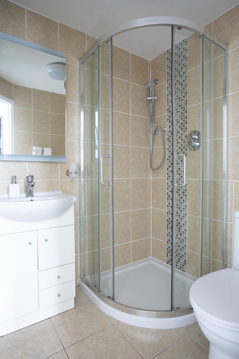Bathroom 4, Mount Edgcombe Guest House, Torbay