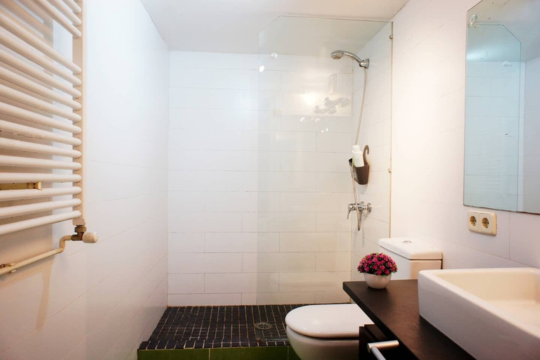 Bathroom 3, Encantador Apartamento Junto a la Playa, Barcelona