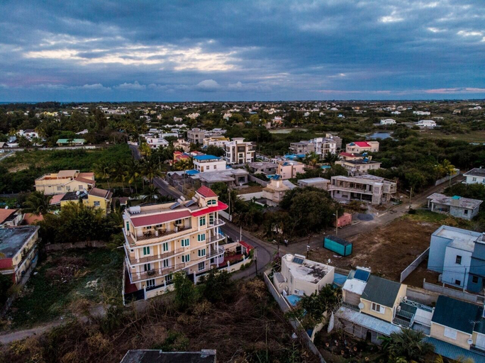 Others 3, Residence Coin De Mire