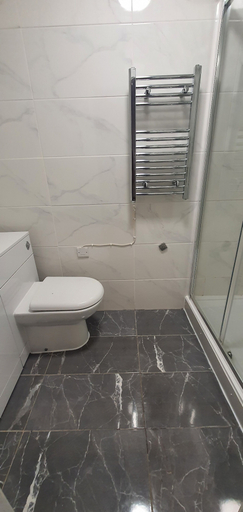 Bathroom 2, Leicester City Apartment, Leicester