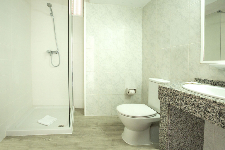 Bathroom 4, Hotel Foners, Baleares