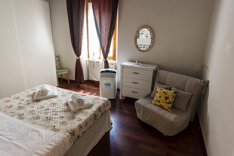Others 5, Borgo Pinti Apartment, Florence