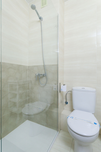 Bathroom 3, Oasis Be my Guest Castelldefels, Barcelona