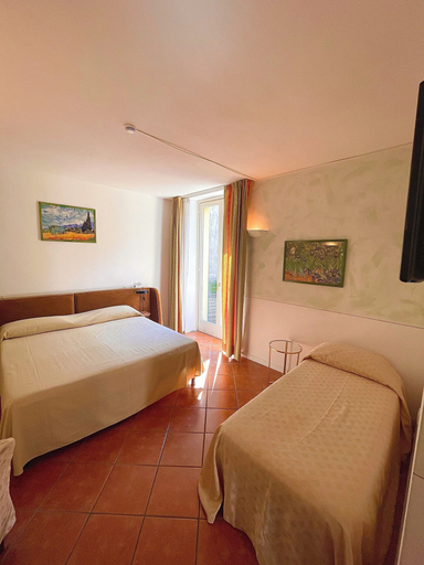 Bedroom 3, Hotel Caroline, Varese
