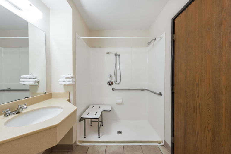 Bathroom 4, Super 8 by Wyndham Columbia Clark Lane, Boone