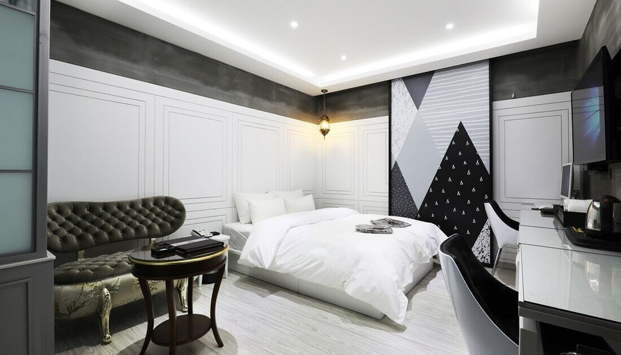 Bedroom 3, Gwangmyeong W Hotel, Geum-cheon