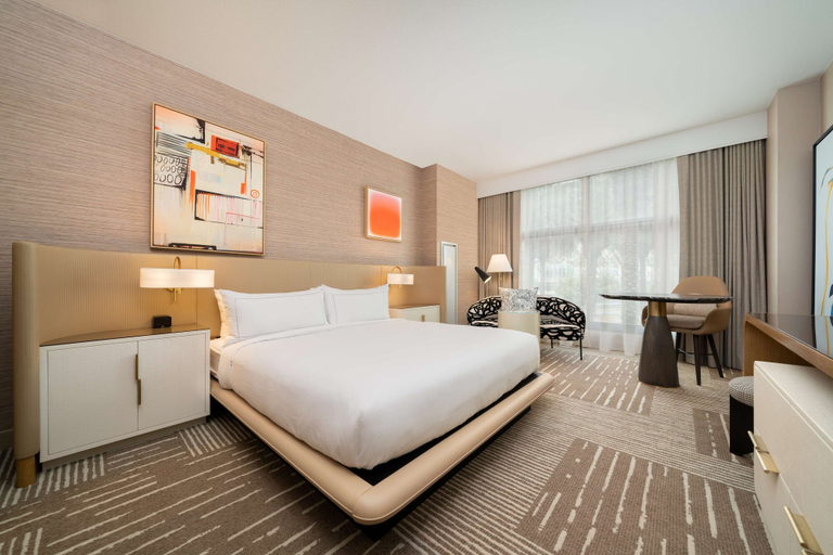 Bedroom 4, Hilton San Diego Gaslamp Quarter, San Diego