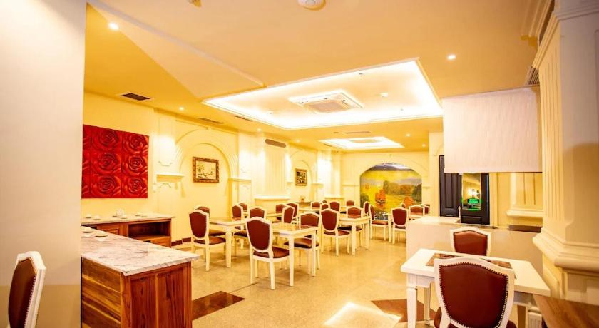 Food & Drinks 4, California Hotel Saigon, Quận 1