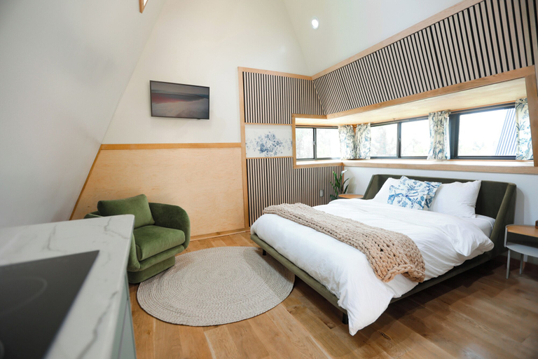 Bedroom 2, Finger Lakes Treehouse & Spa, Wayne