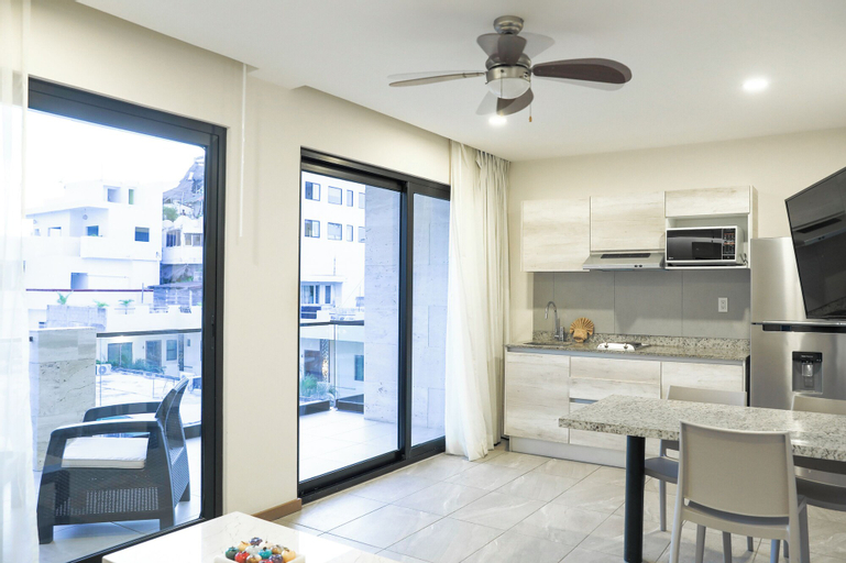 Dining Room 10