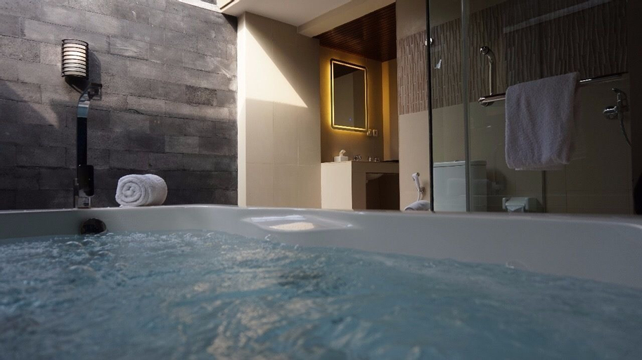Bathroom 17