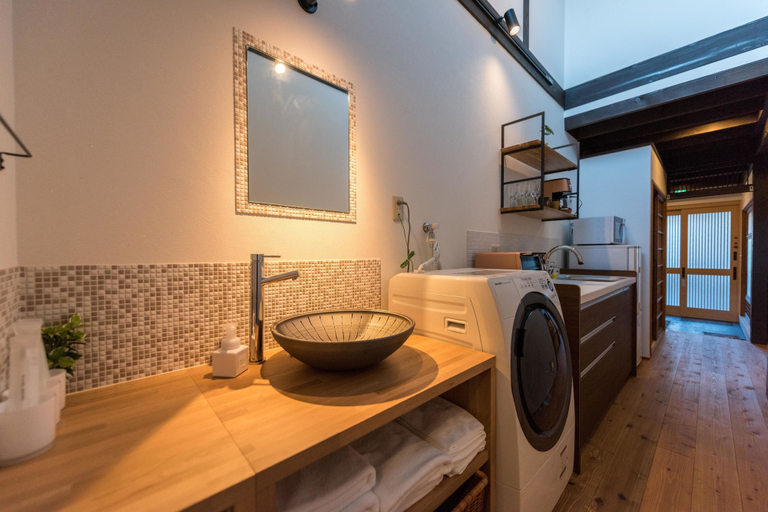 Bathroom 3, Happy House, Kyoto