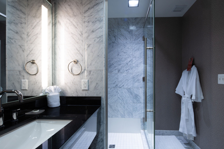 Bathroom 3, The Hotel at Kirkwood Center, Linn