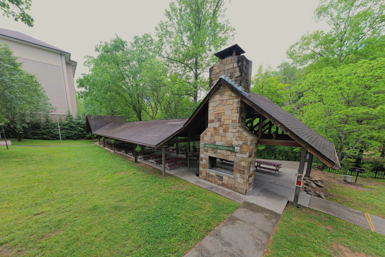 Exterior & Views 2, Glenstone Lodge, Sevier