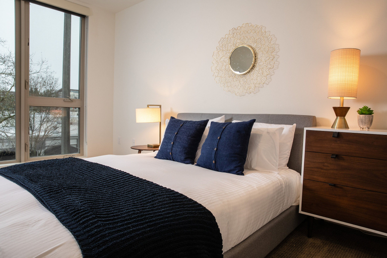 Bedroom 3, Domicile Suites at Venn on Main, King