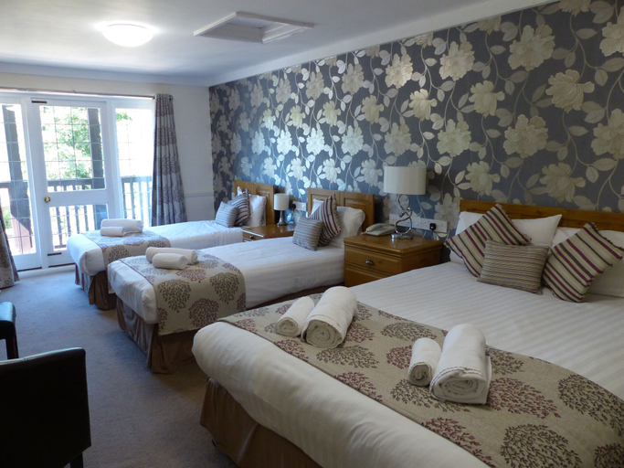 Bedroom 3, Farnham House Hotel, Surrey