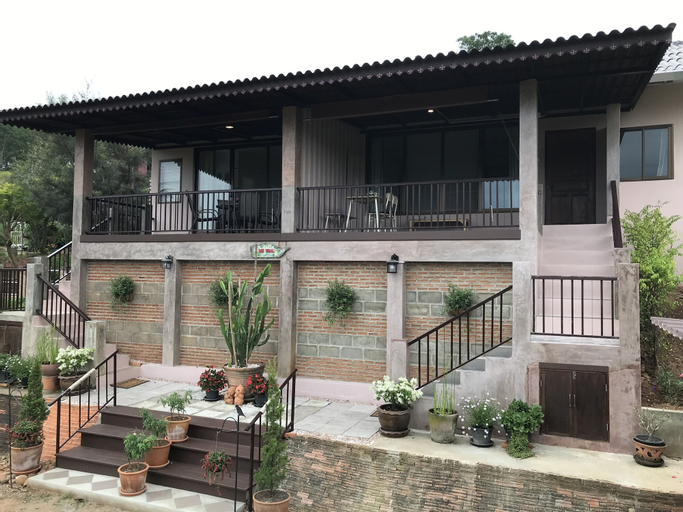 Exterior 1