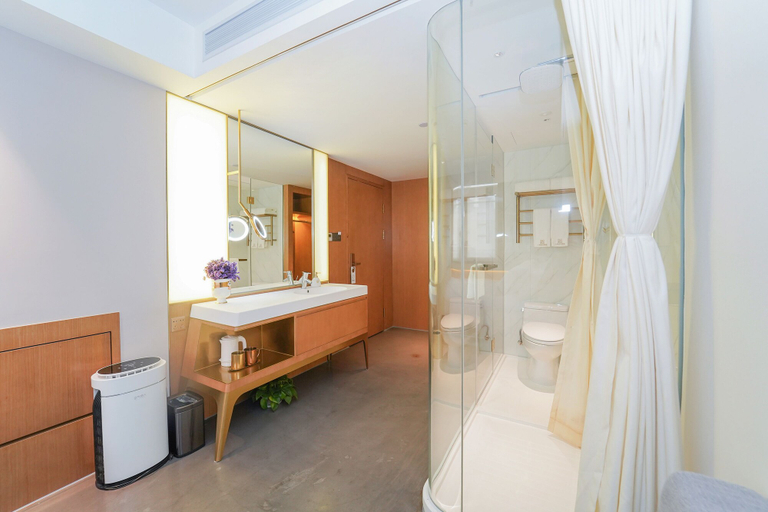 Bathroom, No. 8 Art Hotel, Shanghai