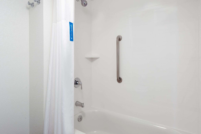 Bathroom 11