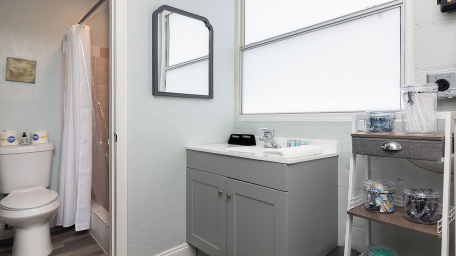 Bathroom 4, Midtown Sea Esta #2, Hillsborough