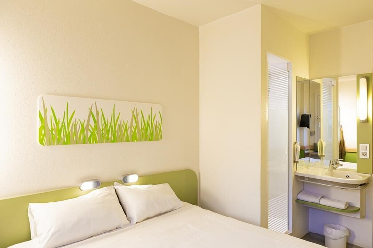Bedroom 4, ibis budget Oviedo, Asturias
