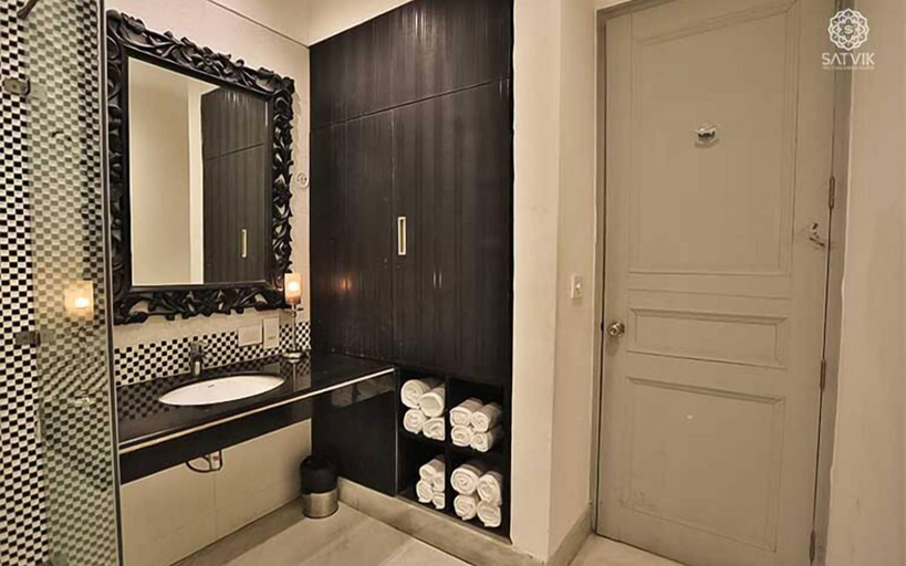 Bathroom 4, Spara Boutique Resort, Delhi