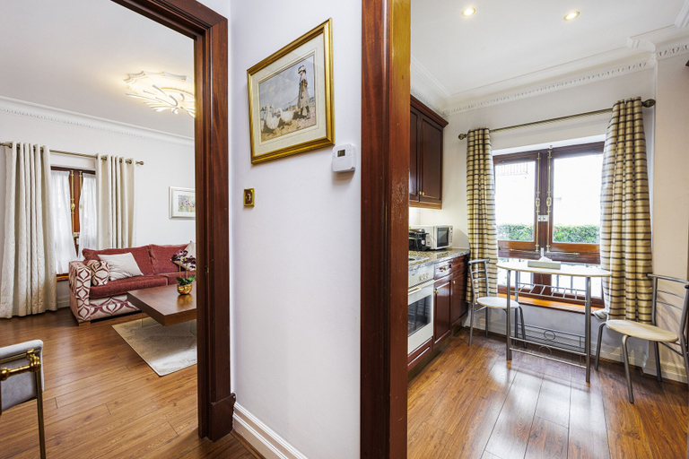 Others 4, Carlton Court - Mayfair, London