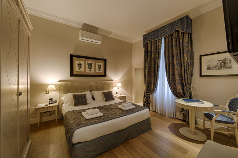 Bedroom 4, Palazzo Guicciardini, Florence
