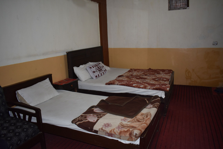 Bedroom 3, Al Moeez Hotel, Rawalpindi