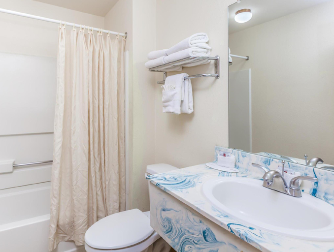 Bathroom 4, Majestic Canyon Lodge, a Dazzler Select by Wyndham, Coconino
