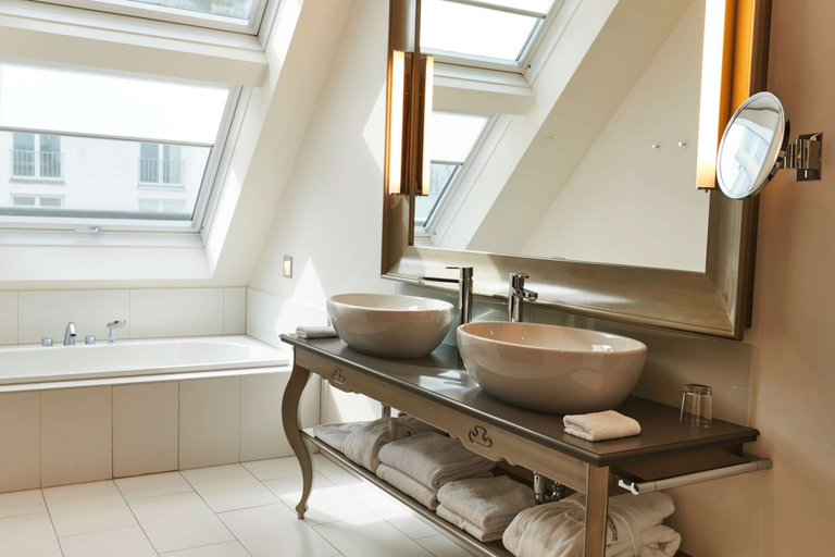 Bathroom 5, Steigenberger Hotel Herrenhof, Wien