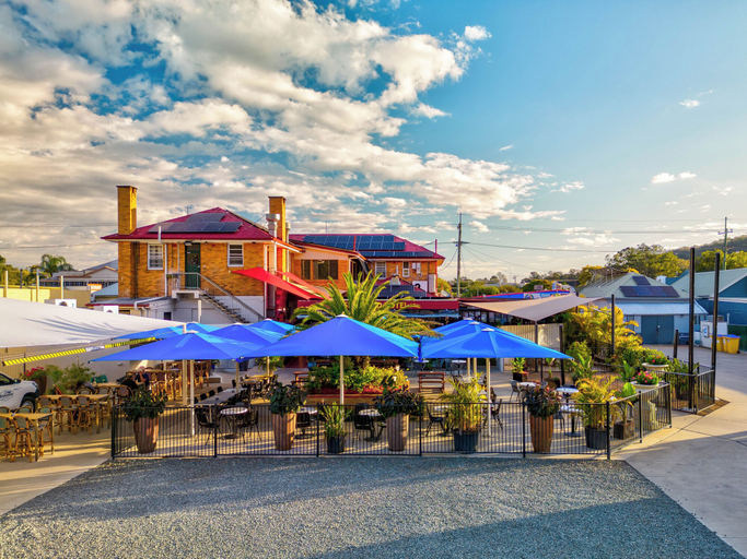 Exterior & Views, Esk Grand Hotel, Esk