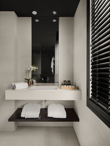 Bathroom 3, Hotel Casa Sagnier, Barcelona