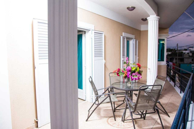 Others 4, Residence Coin De Mire