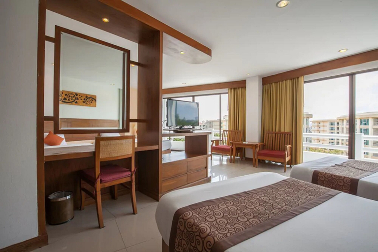 Bedroom 3, Royal Palace Hotel Pattaya, Pattaya