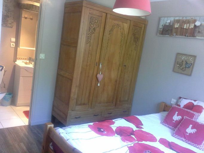 Bedroom 2, Roulotte et Gîte chambres d'hôtes, Pas-de-Calais