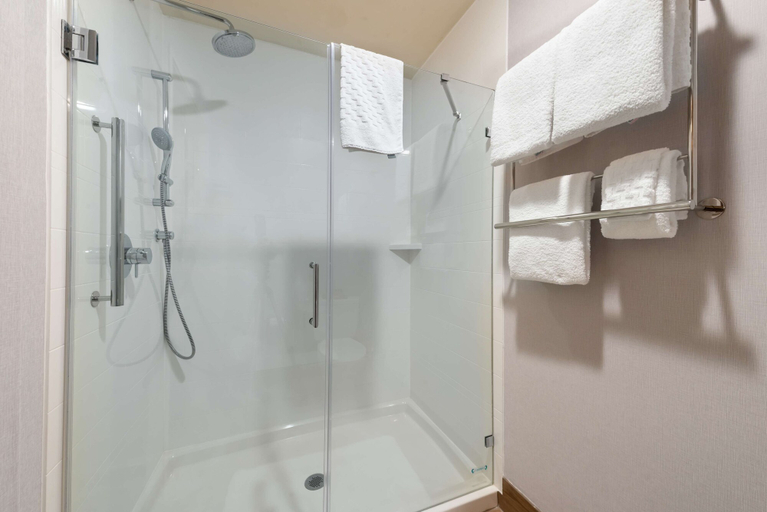Bathroom 4, Best Western Plus Novato Oaks Inn, Marin