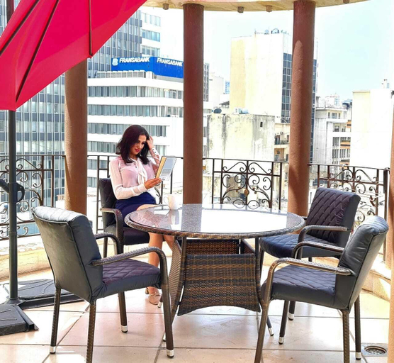 Food & Drinks 5, Q Hotel, Beirut