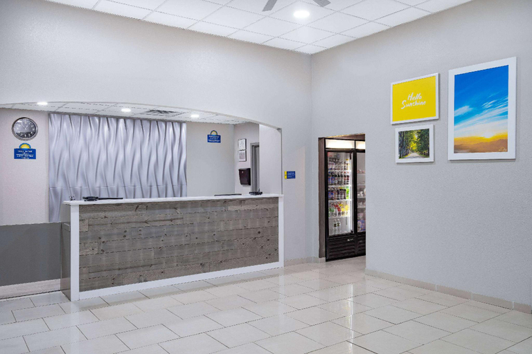 Public Area 2, Days Inn & Suites by Wyndham Niagara Falls/Buffalo, Niagara