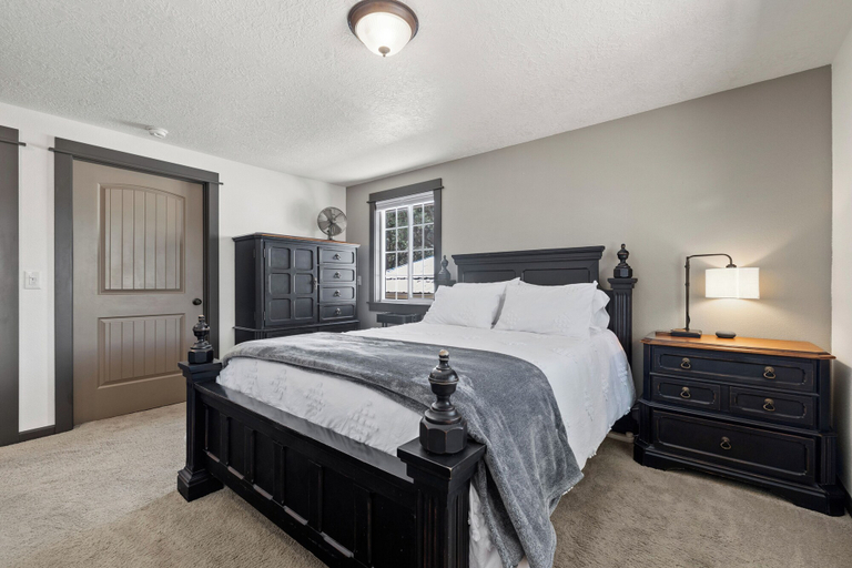 Bedroom 3, Harmony Hills Retreat, Deschutes