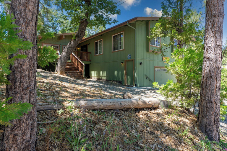 Exterior & Views 2, Immersed in Nature! Manzanita Cabin W/hot Tub, Madera