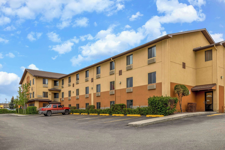 Exterior & Views 2, Super 8 by Wyndham Butte MT, Silver Bow