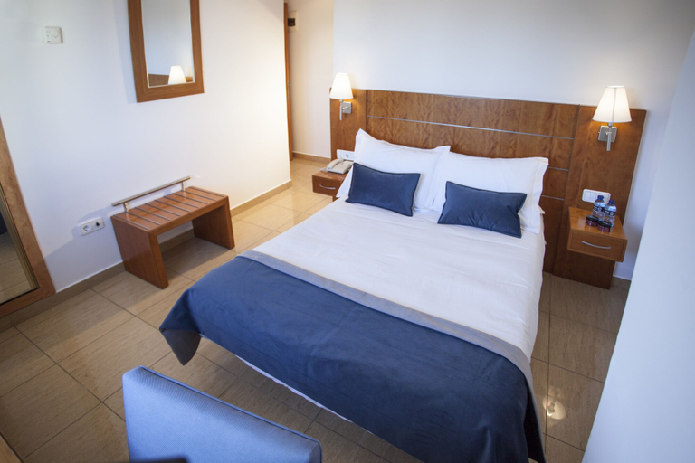 Bedroom 4, Hostal Savoy, Alicante