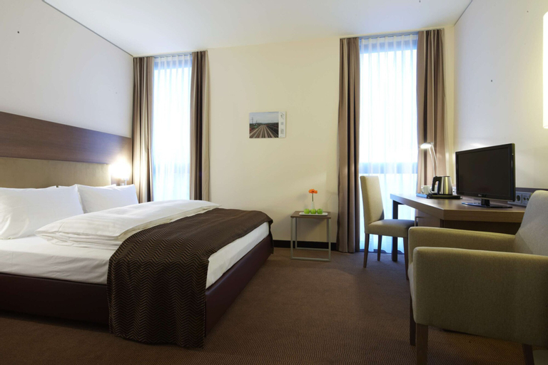 Bedroom 3, IntercityHotel Mannheim, Mannheim