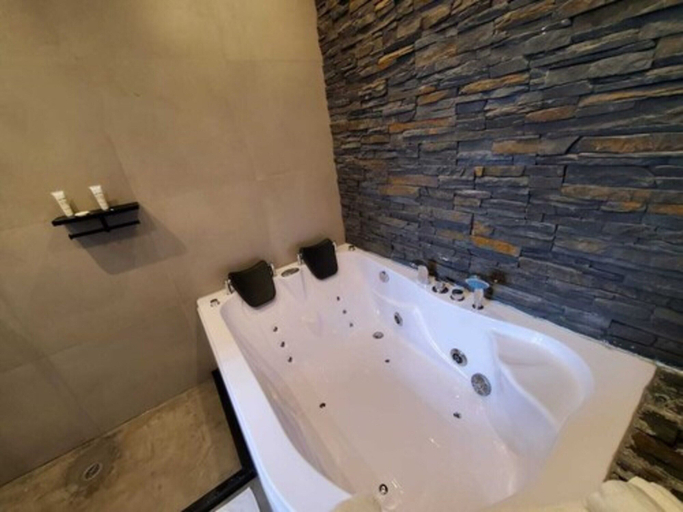 Bathroom 5, Hotel Inti Quito, Quito