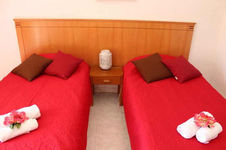 Bedroom 2, 1 6 Torre Sol by Casa & Papeis, Silves